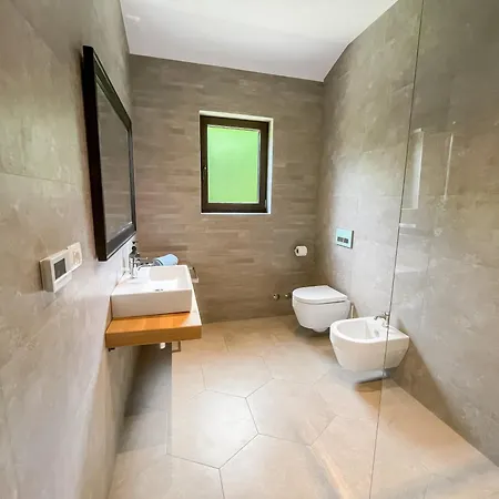 Cosima In Ruhiger Lage, Naehe