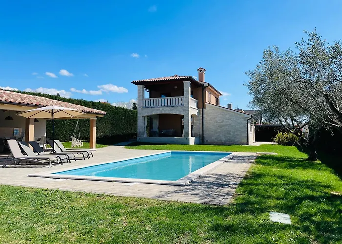 Cosima In Ruhiger Lage, Nähe *